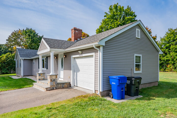 Property Photo:  835 Foster St Extension  CT 06074 