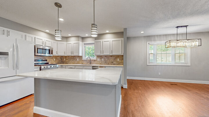 Property Photo: 29 Joanne Drive 29 CT 06108
