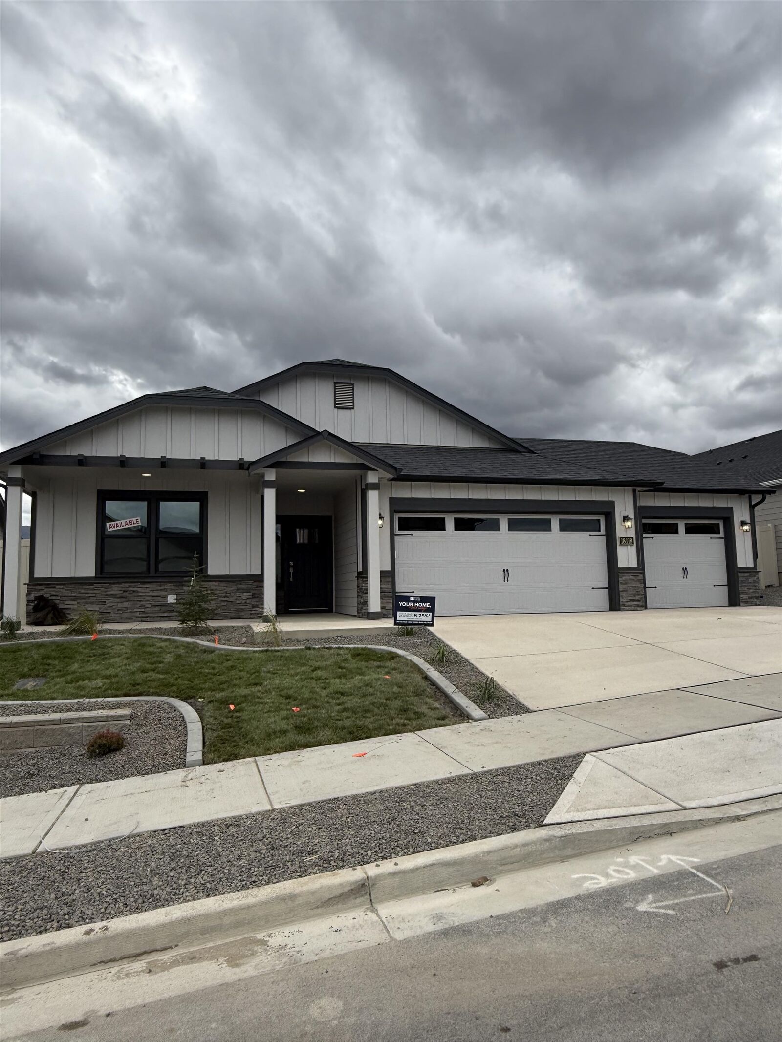 Property Photo:  18118 E Barclay Ct 2/4 Orchard  WA 99016 