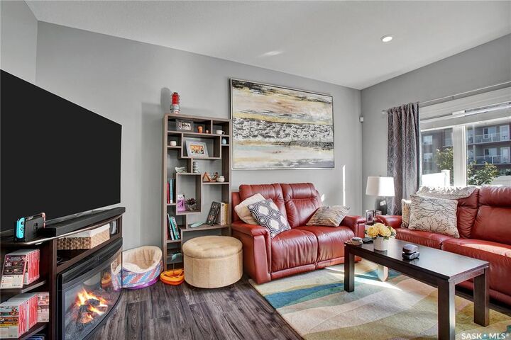 Property Photo: 115 Veltkamp Crescent 27 SK S7T 0T7