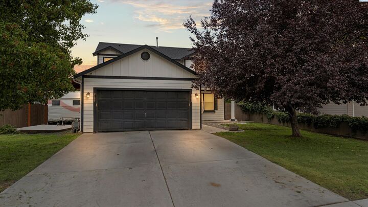 Property Photo: 6105 Cashmere Ln WA 99301