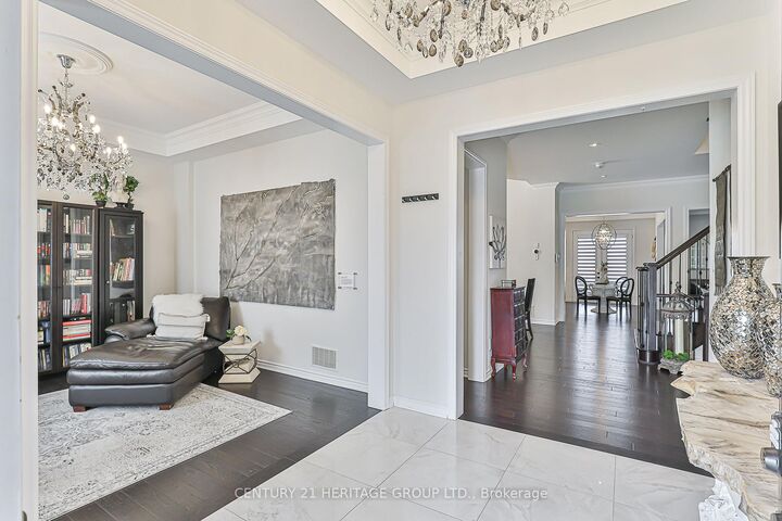 Property Photo: 38 Whitebirch Lane ON L9N 0P7