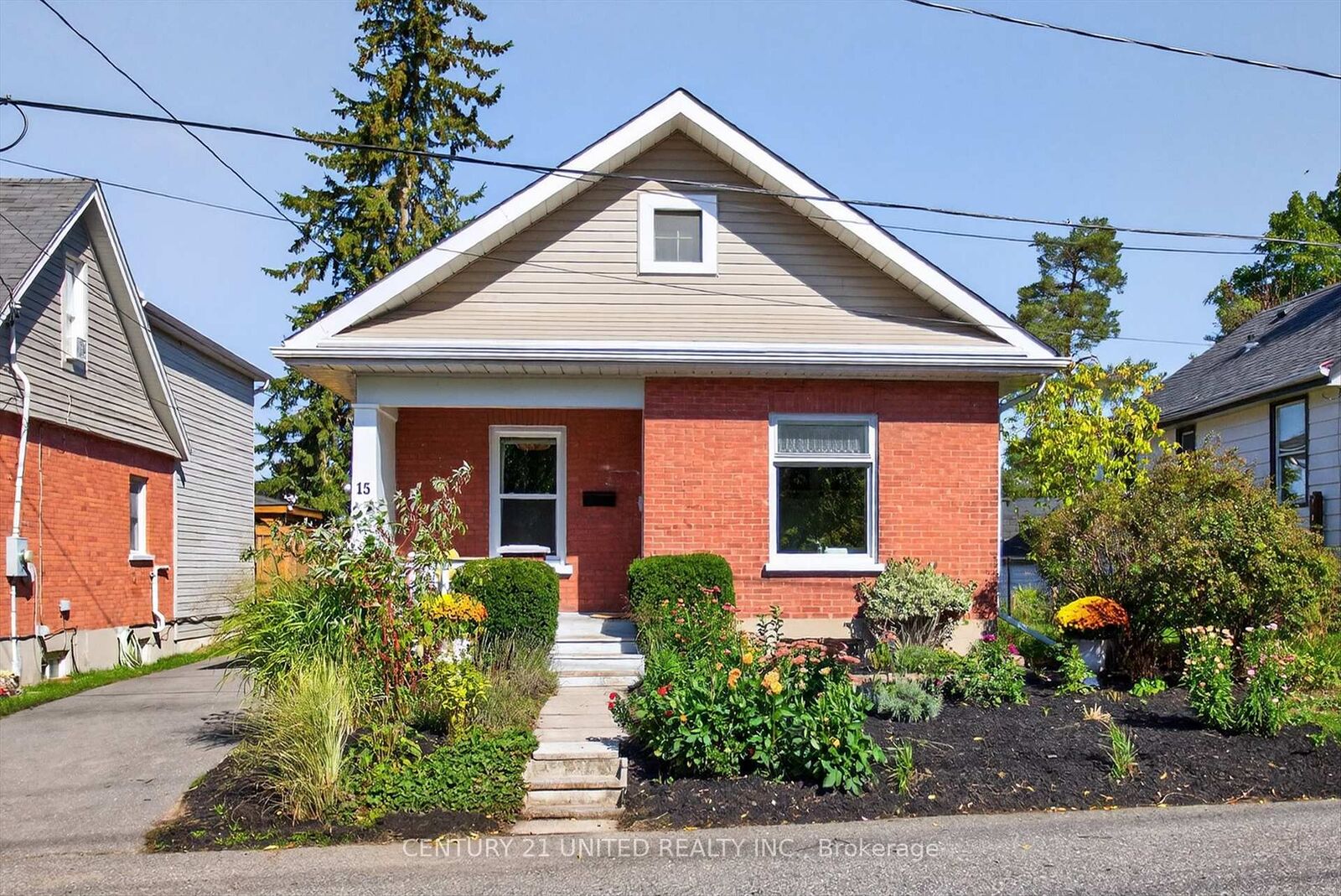 Property Photo:  15 Moir Street  ON K9H 1S4 