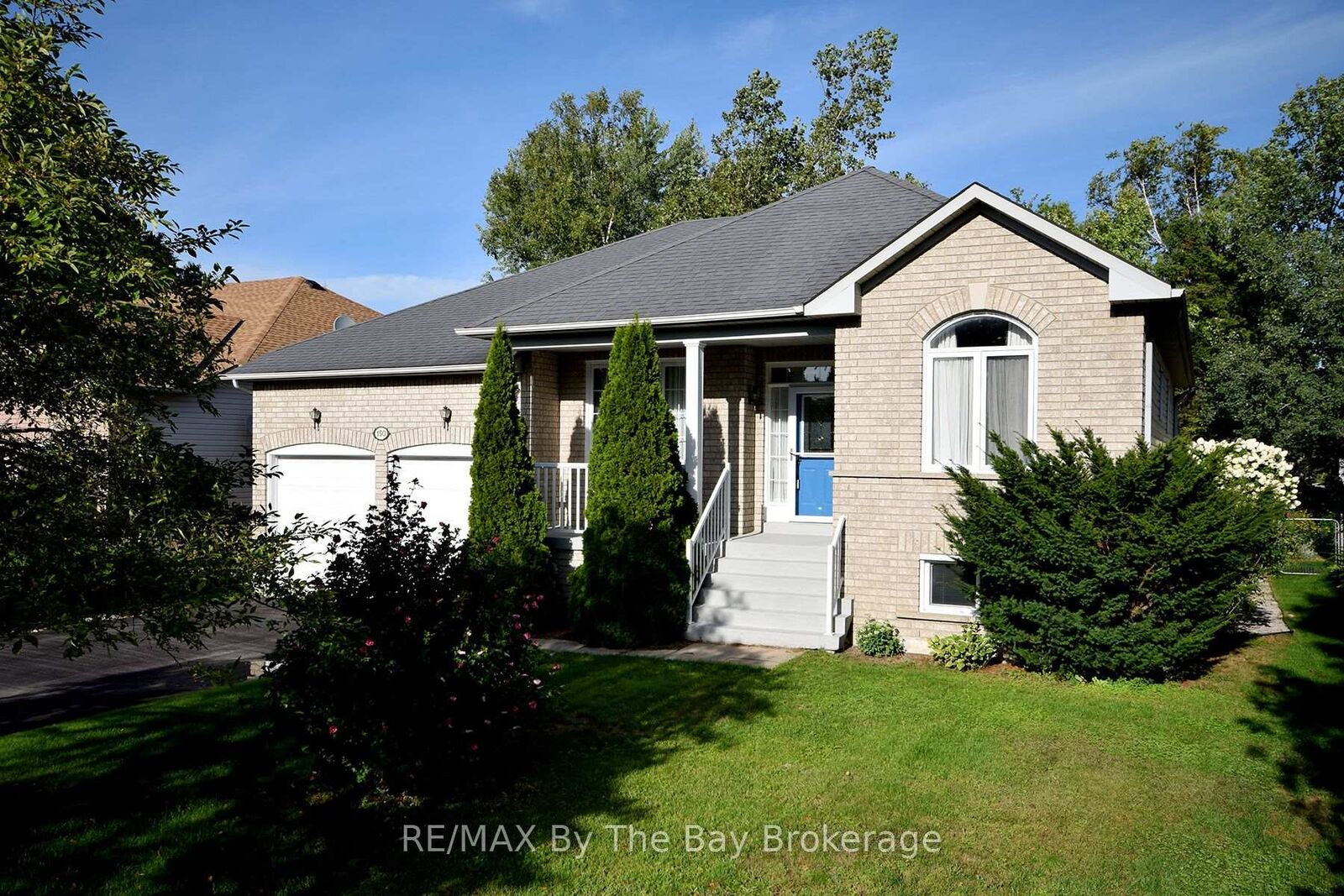 Property Photo:  150 Silver Birch Avenue  ON L9Z 1N3