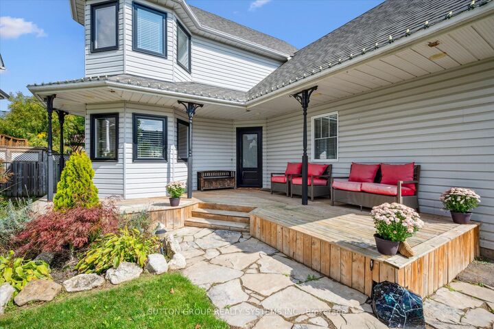 Photo de la propriété: 87 Dairy Drive ON L7J 2Y1