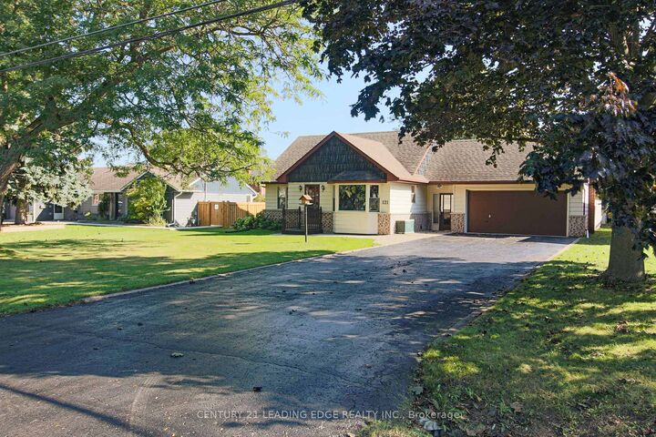 121 Northview Avenue  Whitby ON L1N 2G8 photo