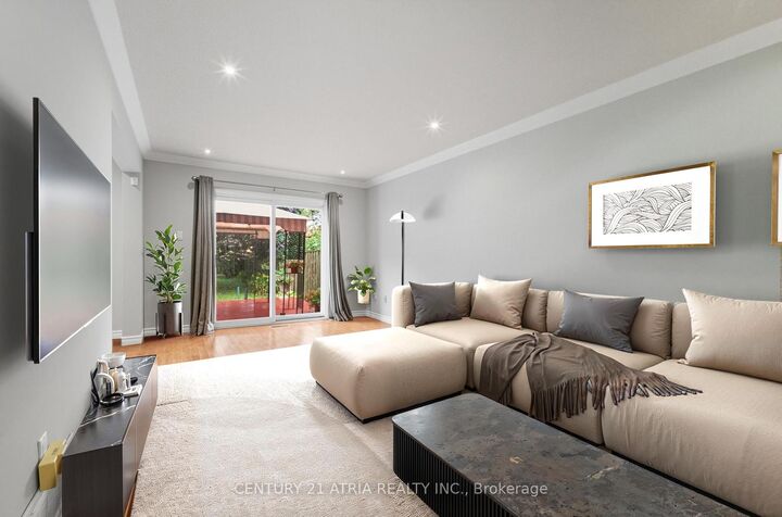Property Photo:  32 Fieldview Crescent  ON L3R 3H7 
