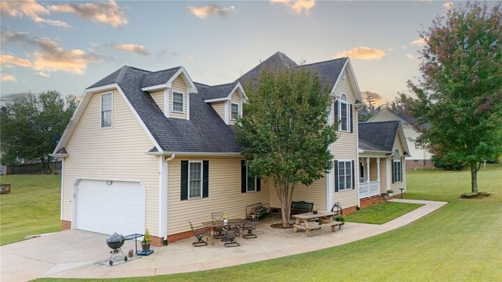 Property Photo: 100 Carlissa Court SC 29640