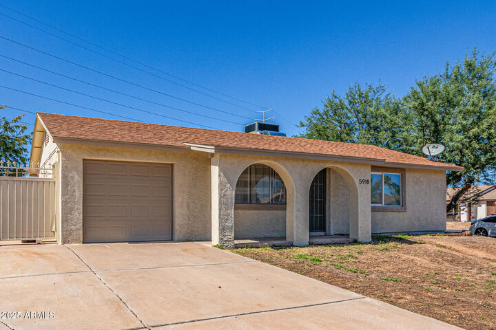 Property Photo:  5918 S Parkside Drive  AZ 85283 