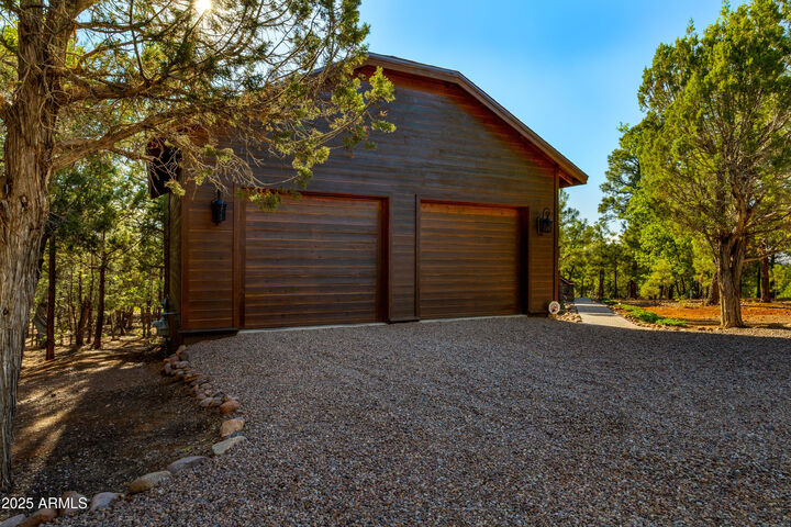Property Photo: 1600 S Vine Maple Lane AZ 85901