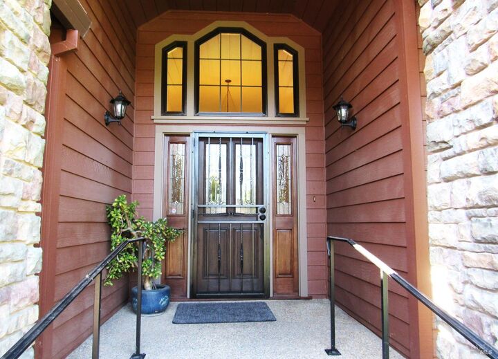 Property Photo:  1005 Ray Court  CA 95476 