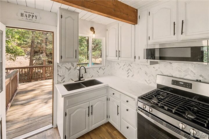 Property Photo:  683 Orange Avenue  CA 92386 