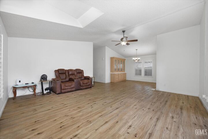 Property Photo:  612 44th Street  CA 93301 