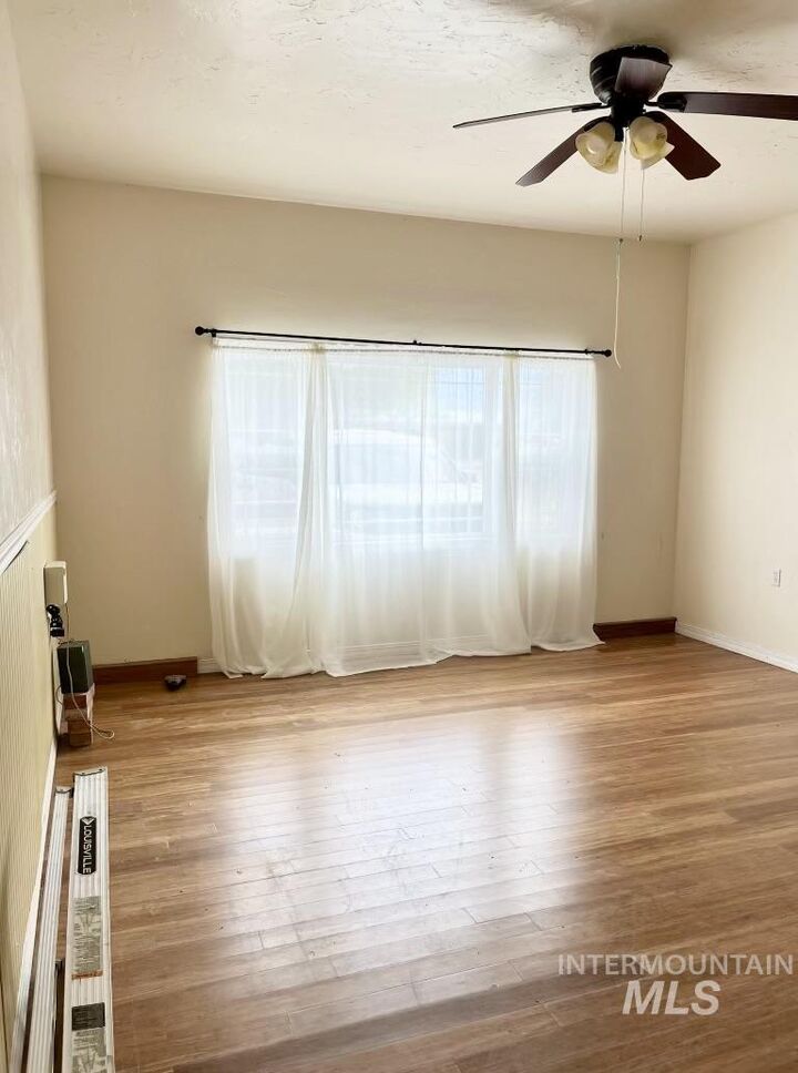 Property Photo: 318 E Baseline Road ID 83350