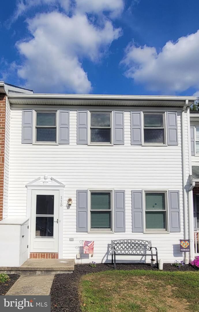 Property Photo:  113 Sherfield Court  PA 17022 