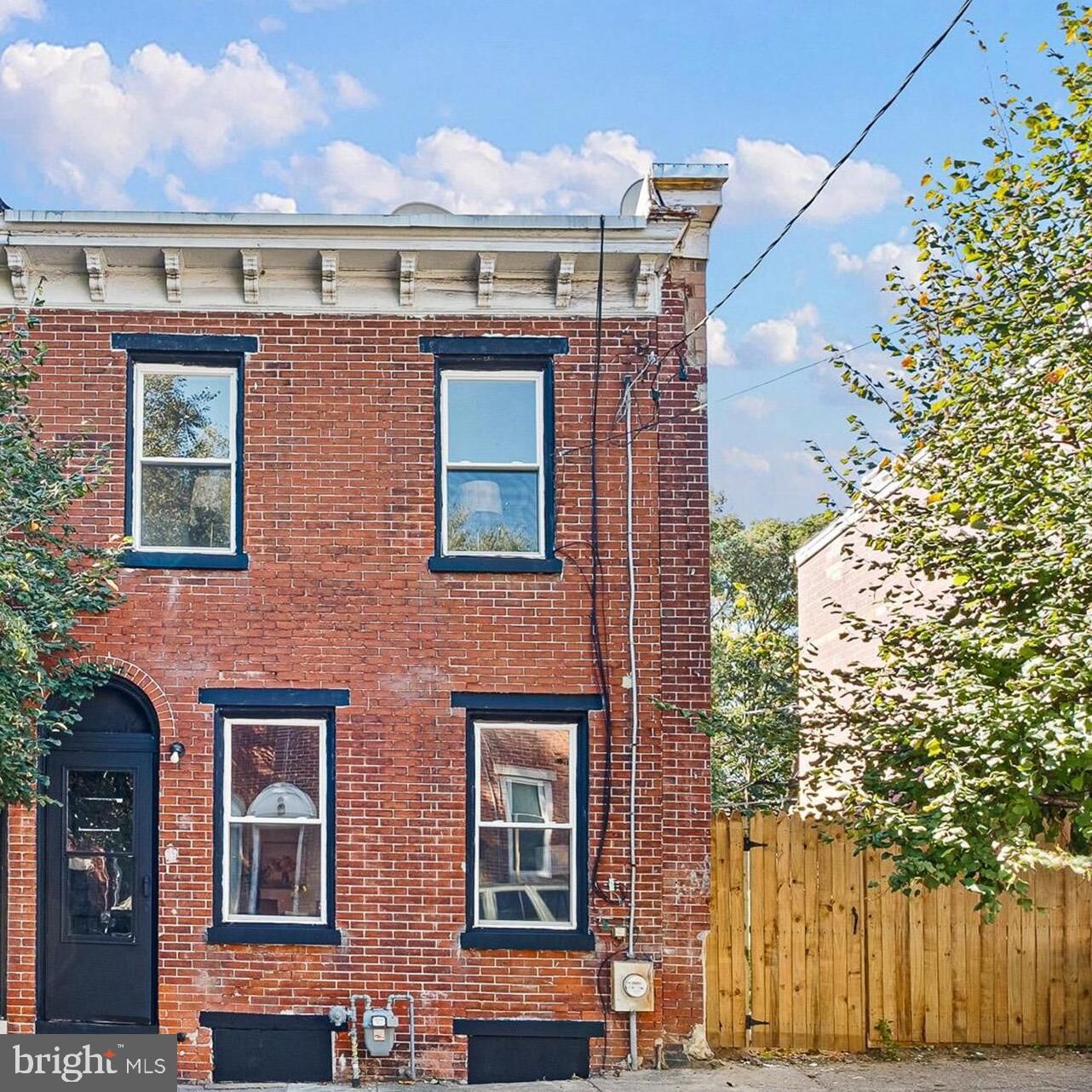 Property Photo:  822 W 7th Street  DE 19801 