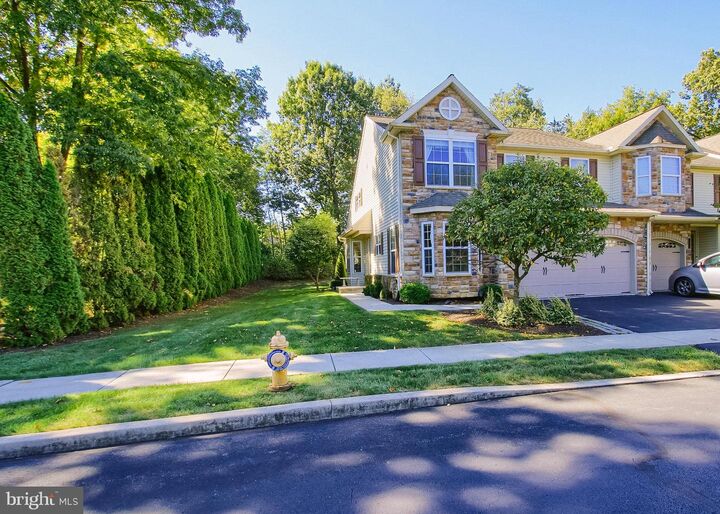 101 Pin Oak Court  Mechanicsburg PA 17050 photo