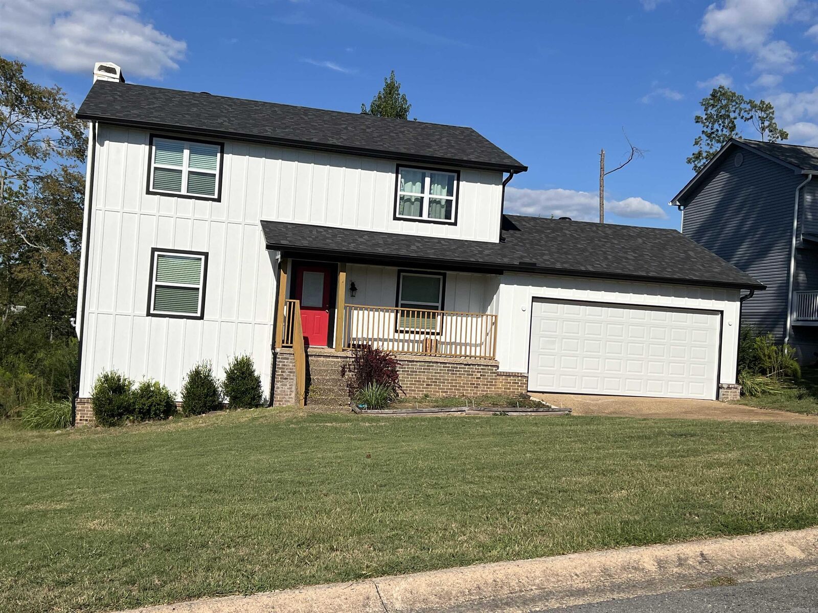 Property Photo:  8 Red Maple Court  AR 72211-3117 