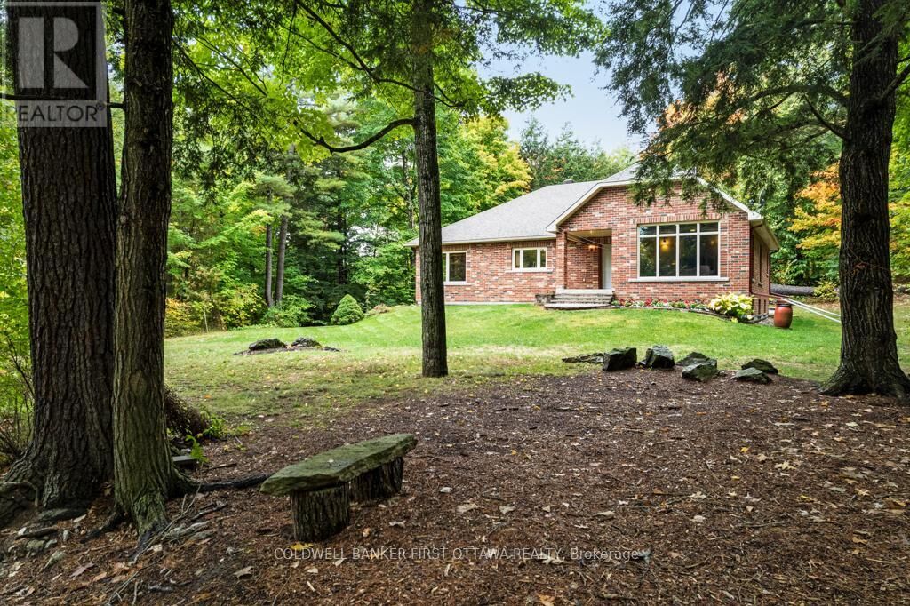 Property Photo:  139 Sheil Drive  ON K7H 0G7 