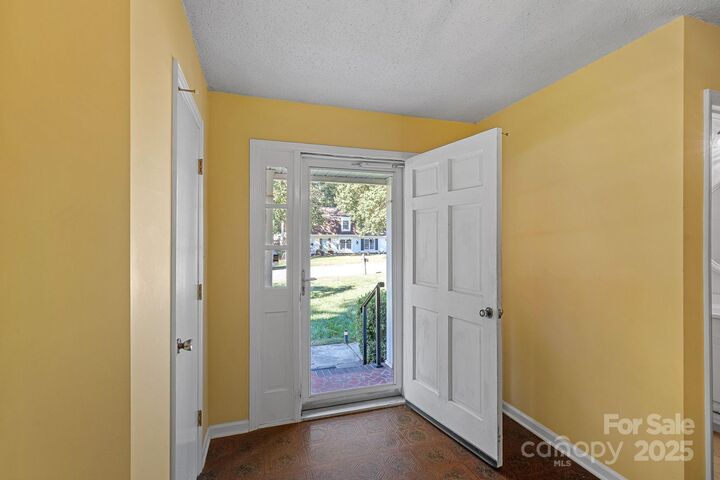 Property Photo:  123 Cliffwood Circle  NC 28115