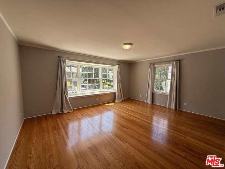Property Photo:  2515 Canyon Dr  CA 90068 