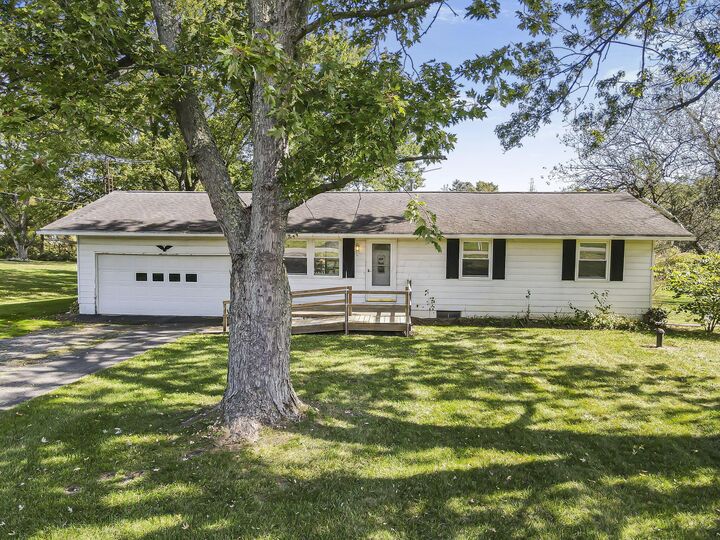 Property Photo:  8369 Somerset Road  OH 43076 