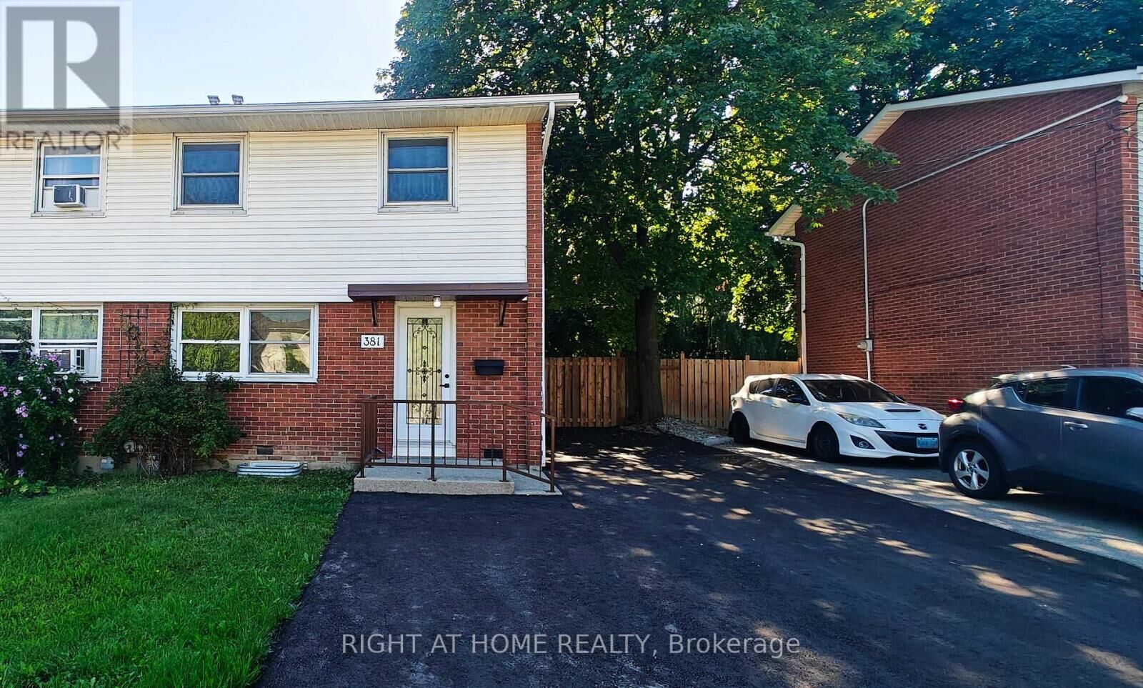 Property Photo:  381 East 23rd Street  ON L8V 2X5 