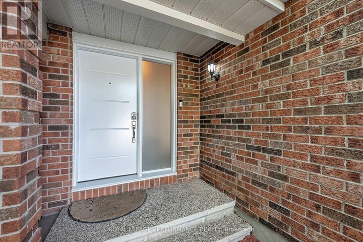 Property Photo:  8 Hyannis Avenue  ON K2J 3H8 