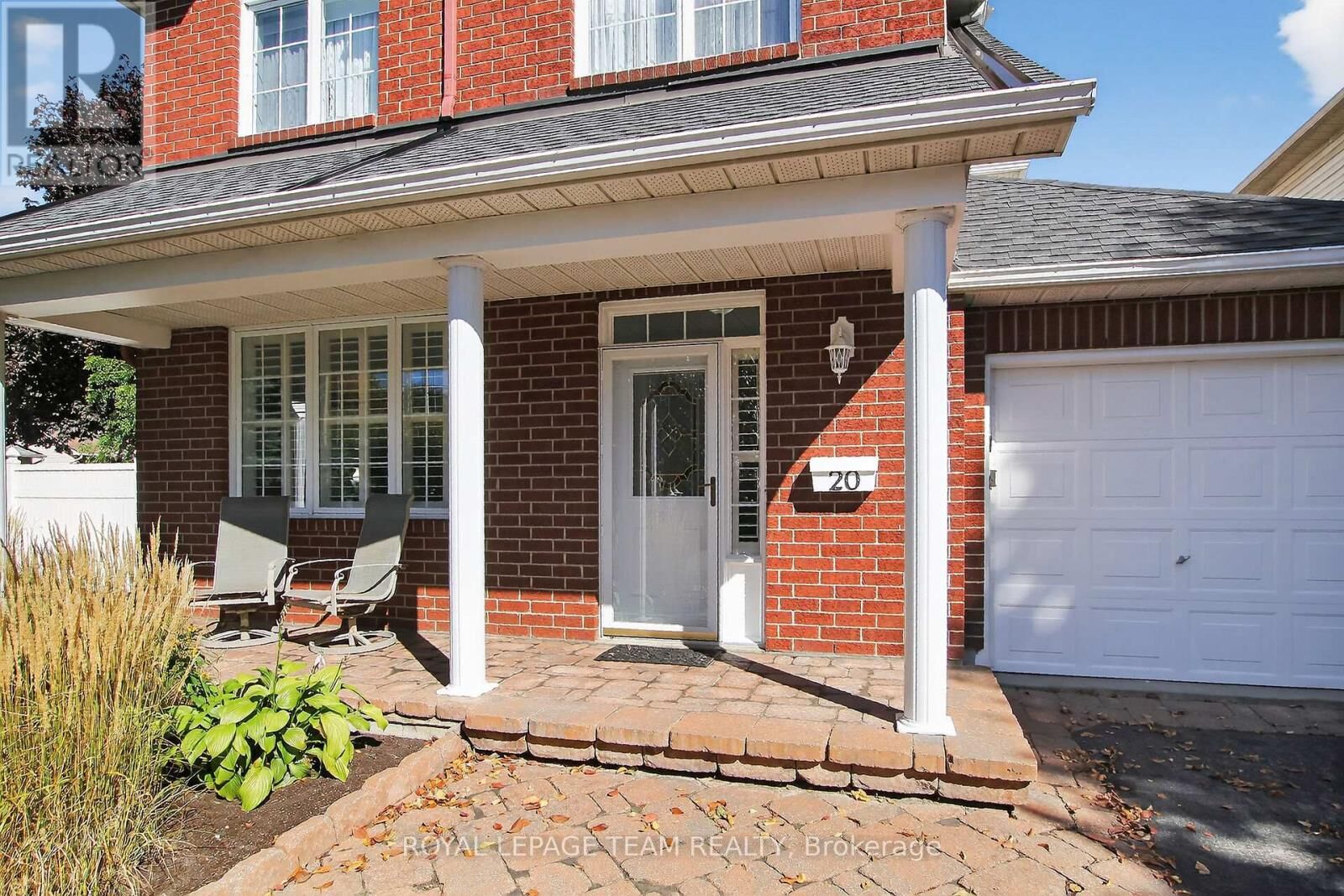 Property Photo:  20 Vistapointe Drive  ON K2G 6N3 