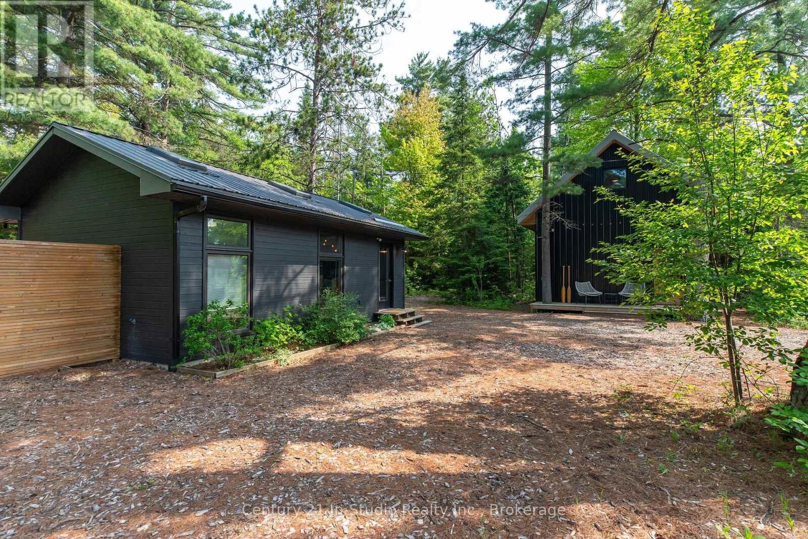 Property Photo:  204 Ogimah Road  ON N0H 2T0 