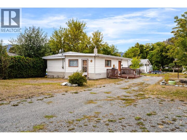 Property Photo:  2498 Chapman Street  BC V1K 1J7 