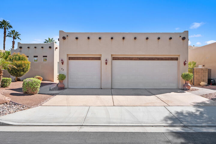 Property Photo:  42 Marricopa Court  CA 92211 