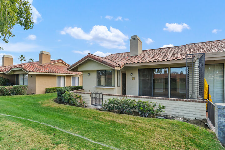 Property Photo:  314 S Sierra Madre S  CA 92260 