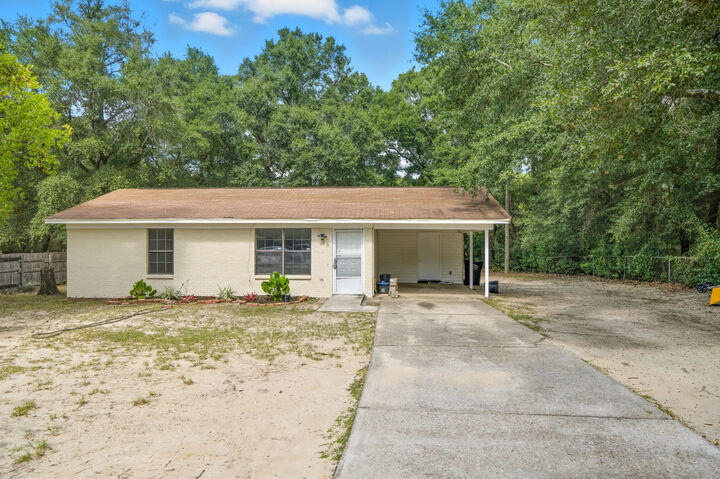 Property Photo:  102 Grimes Avenue  FL 32536 