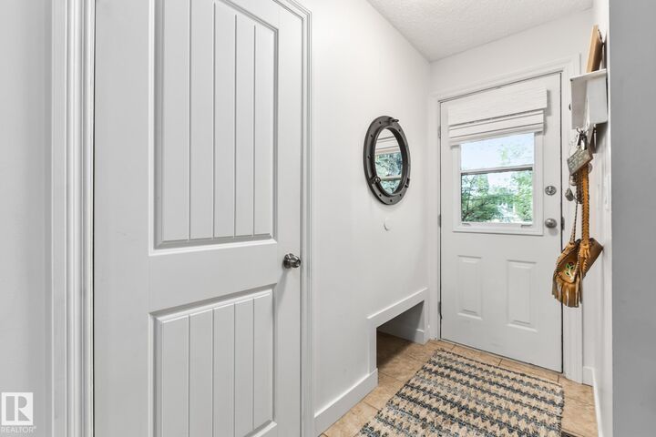 Property Photo: 17 Laurier Crescent AB T8N 1M6