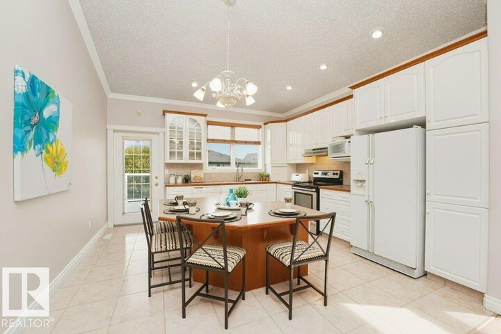 Property Photo:  429 Norway Crescent  AB T8A 5Z4 