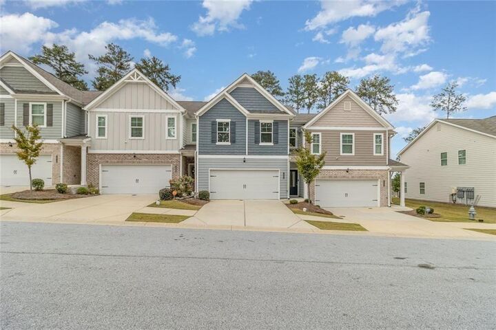 Property Photo: 7662 Gray Pointe Drive GA 30058