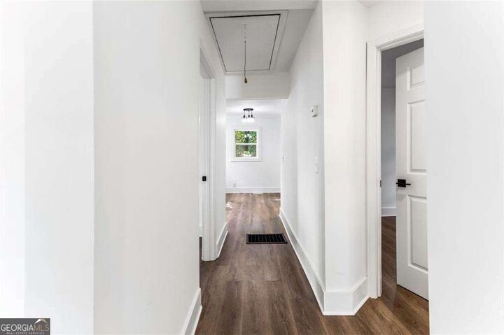 Property Photo:  340 Lee Street  GA 30297