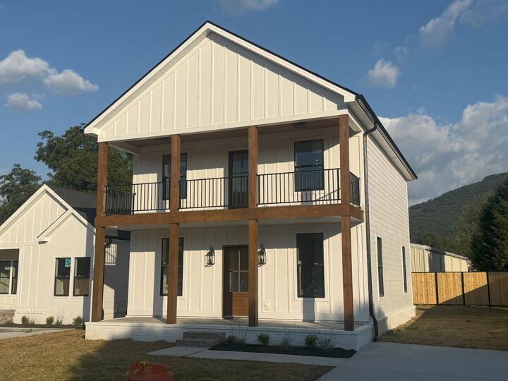 Property Photo: 106 N Moss Ave Avenue TN 37419