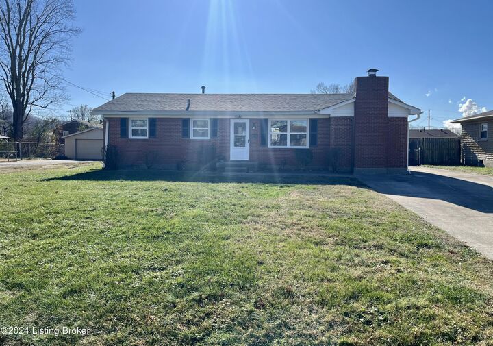 Property Photo: 5302 Juanita Ln KY 40272