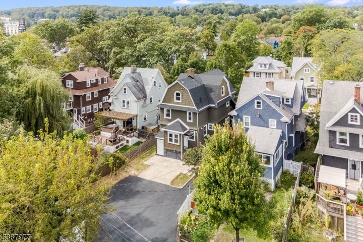Property Photo:  9 Vincent Pl  NJ 07042