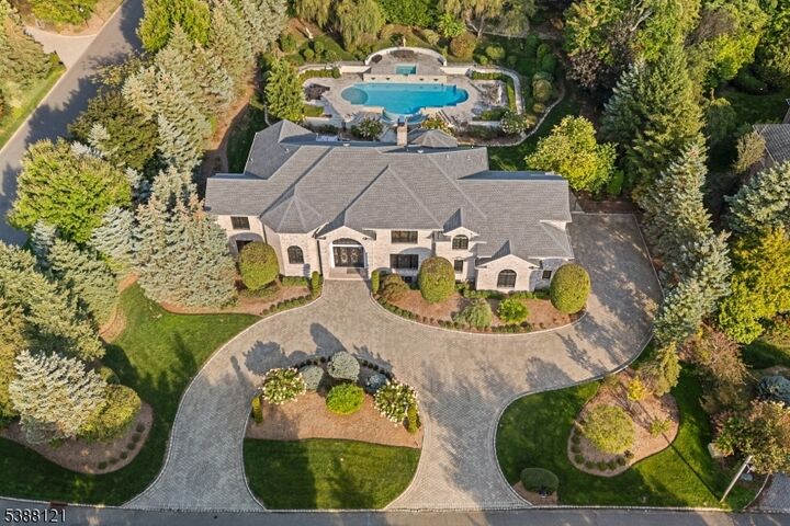 Property Photo:  118 Hoover Dr  NJ 07626 