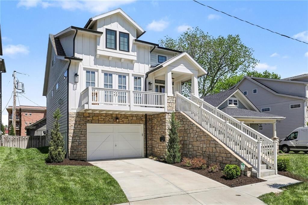 Property Photo:  732 Corbin Terrace  MO 64111 