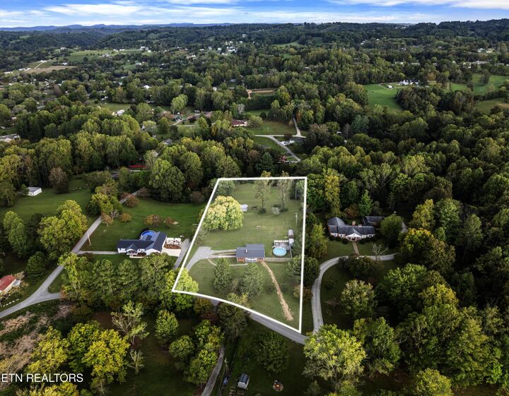 Property Photo:  328 Edgewood Drive  TN 37766 