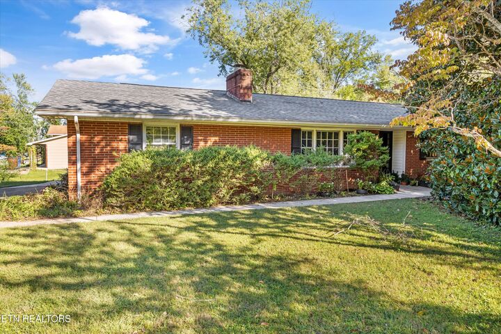 Property Photo:  124 S Martinwood Rd  TN 37923