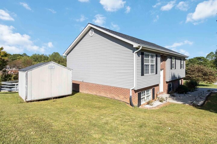 Property Photo:  95 Alder Court  KY 40744