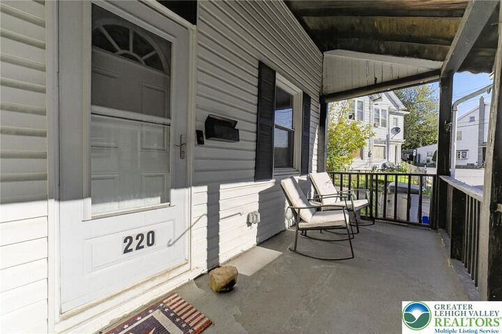 Property Photo:  220 Mulberry Street  PA 18032 