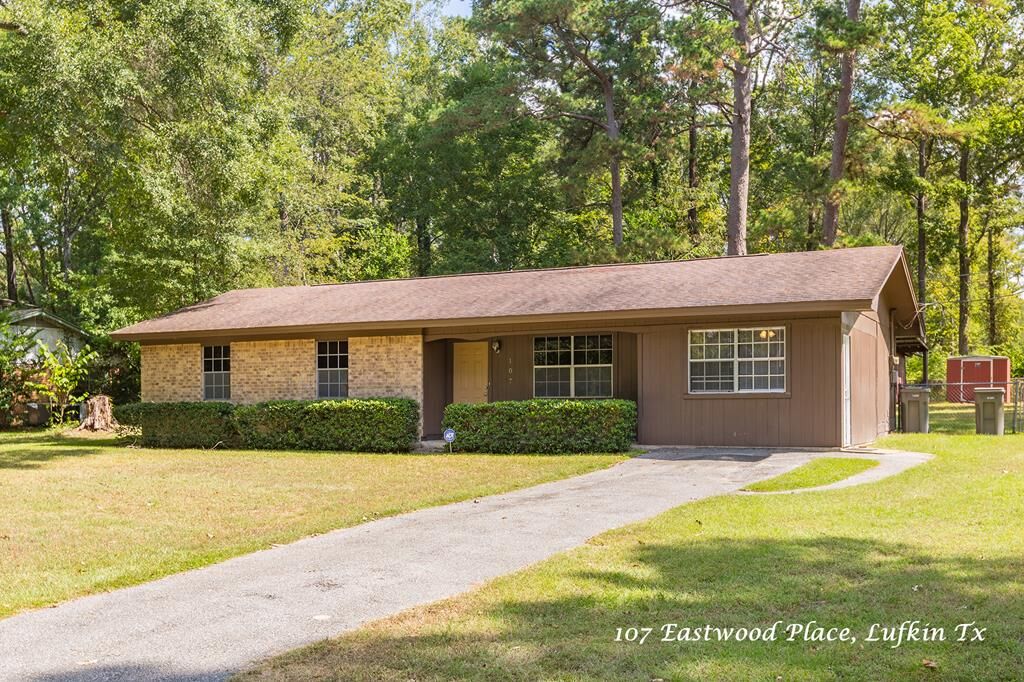 Property Photo:  107 Eastwood Place  TX 75901 