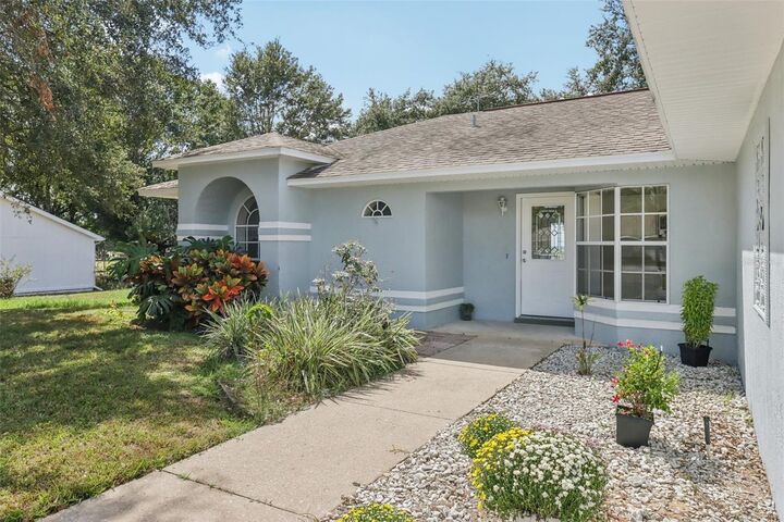 Property Photo: 37149 Sandy Lane FL 32735