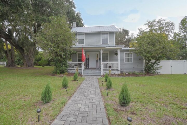 Property Photo:  310 S Holly Avenue  FL 32763 
